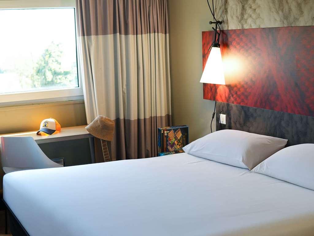 Ibis Caen Porte D'Angleterre Quarto foto